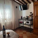 Le Querciole In Val D'orcia شقة بانيو فينيوني